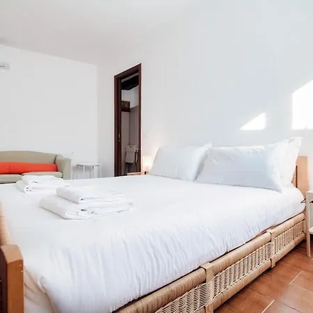 Apartamento Design With Historic Beams Cotto Lombardo *