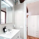 Apartamento Design With Historic Beams Cotto Lombardo
