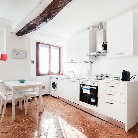 Apartamento Design With Historic Beams Cotto Lombardo *