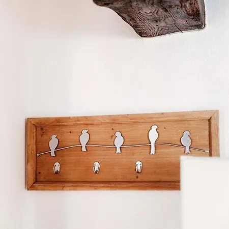 Apartamento Design With Historic Beams Cotto Lombardo *