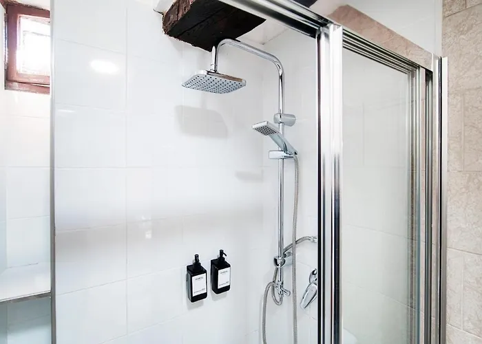 Design With Historic Beams Cotto Lombardo Apartmán Como