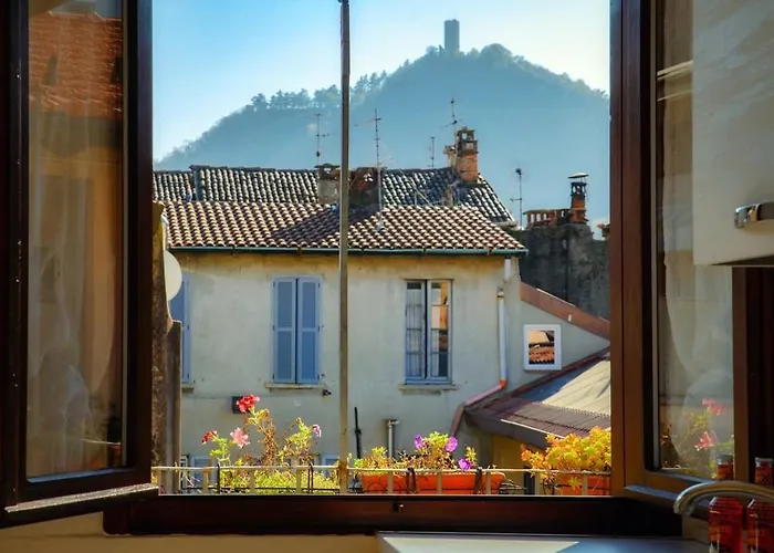 Apartmán Design With Historic Beams Cotto Lombardo